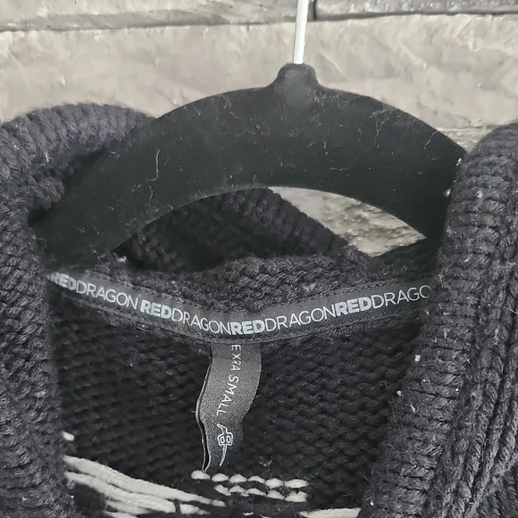 Red Dragon RDS Cowichan Sweater - Picture 3 of 4